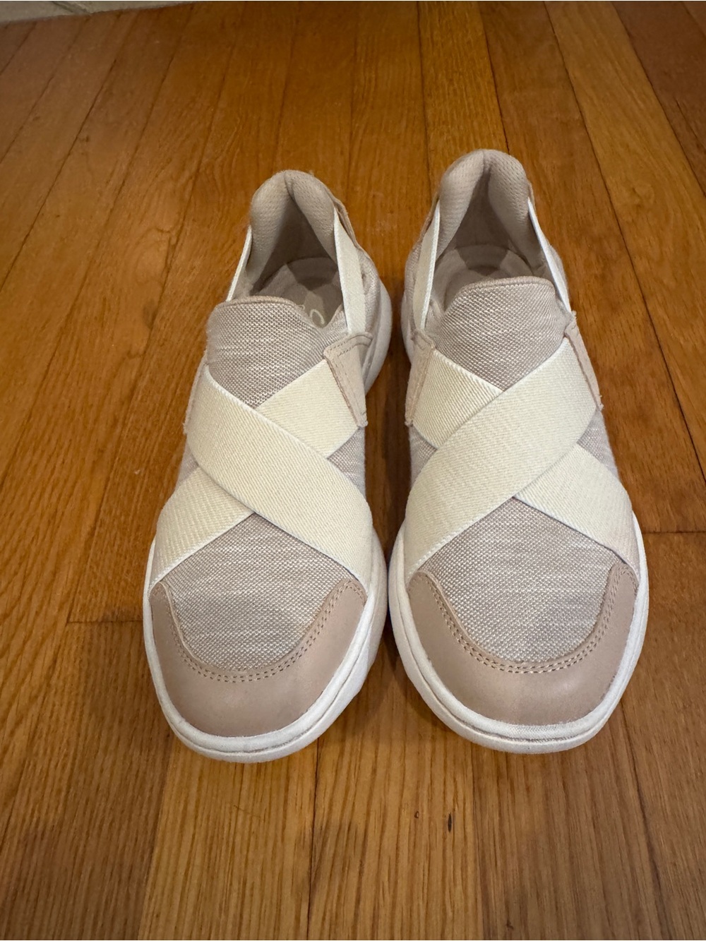 Clarks Women's Beige & Cream Slip-On Crisscross Sneakers